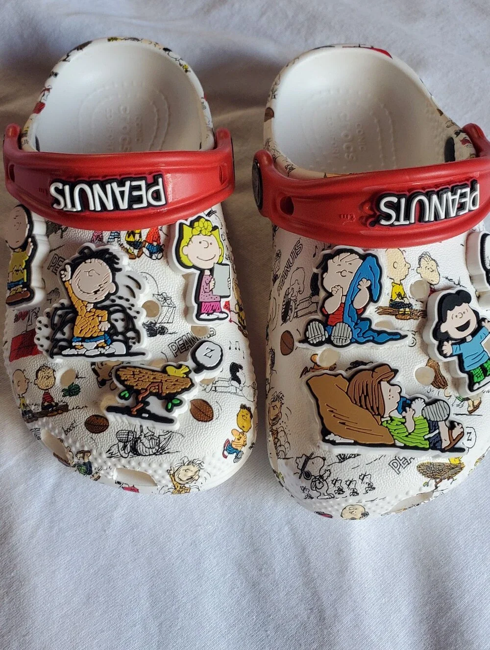Peanuts x Crocs Snoopy Charlie Brown Clogs Limited Jibbitz Shoes Kids Size 8